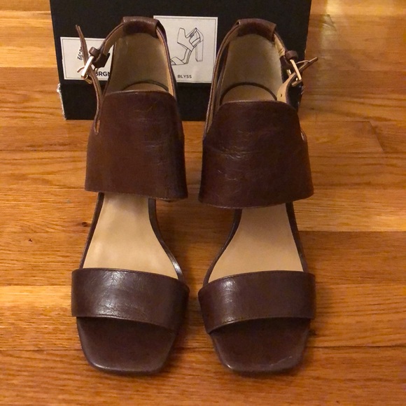 Block High Heel Shoes - Picture 2 of 8